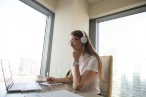 person trying free online voice to text converters
