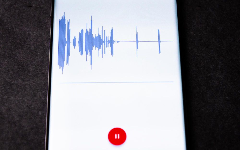 recording a voice memo on iphone